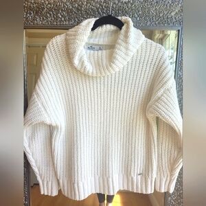 Hollister New Cozy White Knit Chunky Sweater. So Soft!